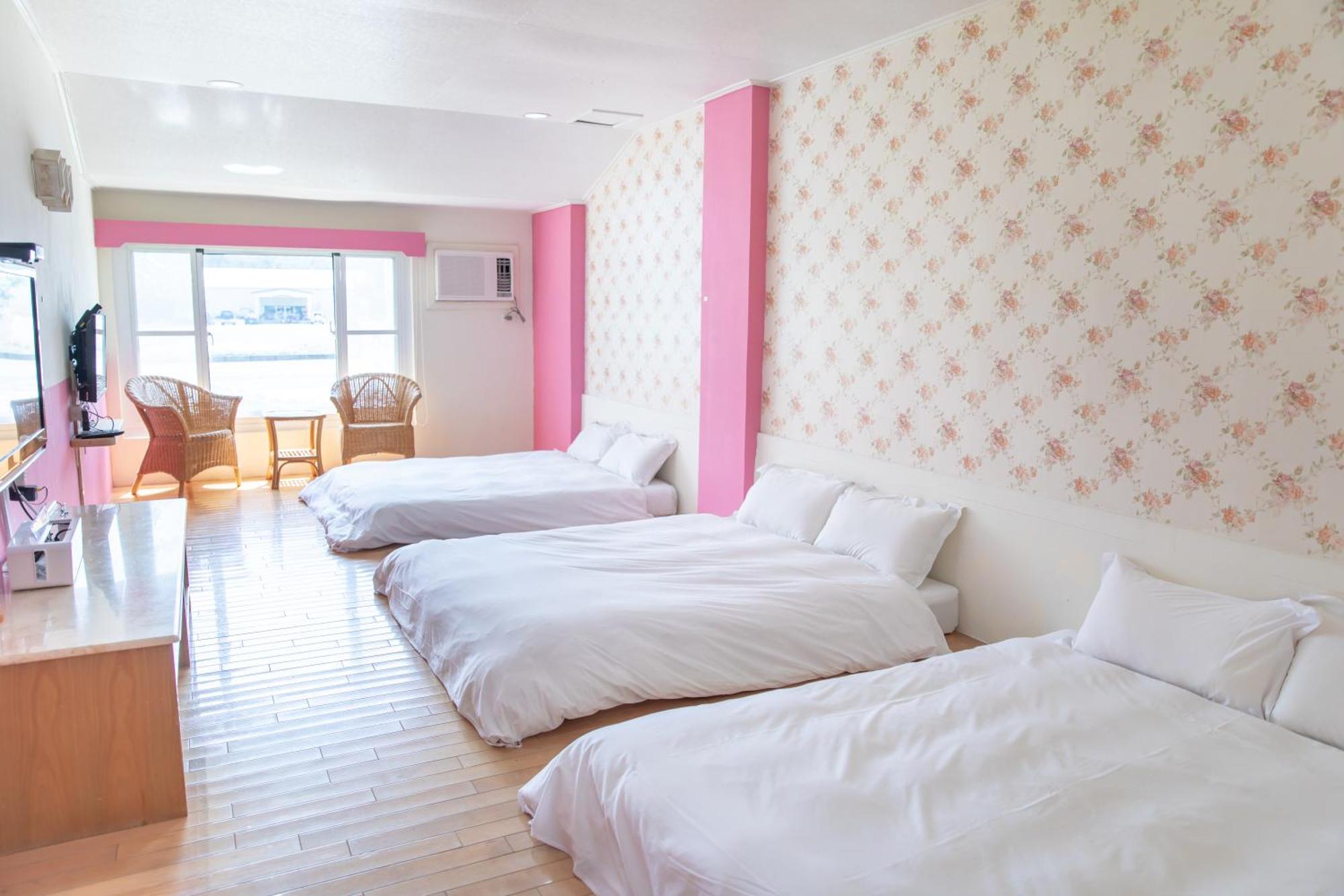 Lovestar Lakeside Hotel - Stars Building 남완 객실 사진